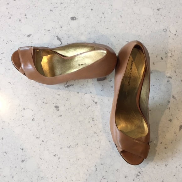 Marc Fisher platform open toe tan heel size 8.5 - Picture 1 of 3